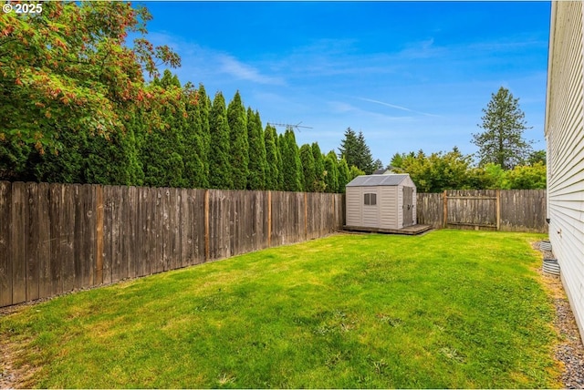 59546 Catarin St, Saint Helens, OR 97051 - fenced backyard with a storage shed