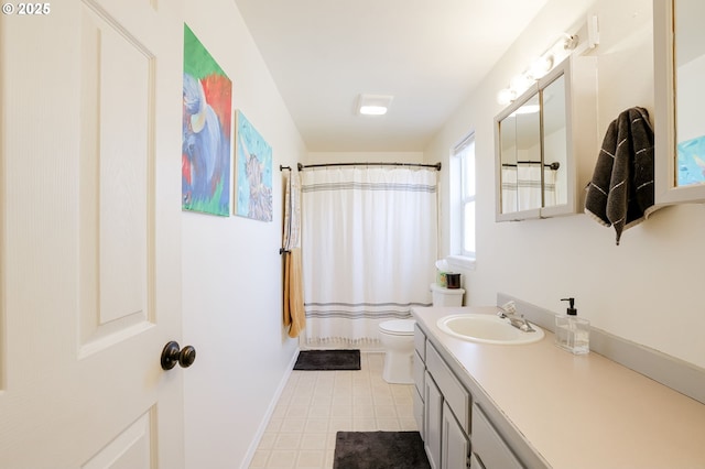 8095 SW High Cone Dr, Terrebonne, OR 97760 - full bath with toilet, a shower with shower curtain, vanity, and baseboards