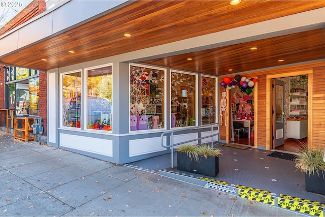 2906 SW Spring Garden St, Portland, OR 97219 - view of property entrance