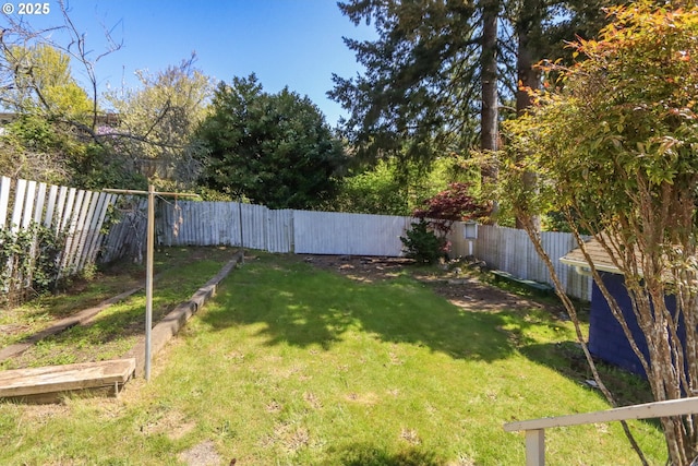 780 N 10th St, Coos Bay, OR 97420 - view of yard featuring a fenced backyard