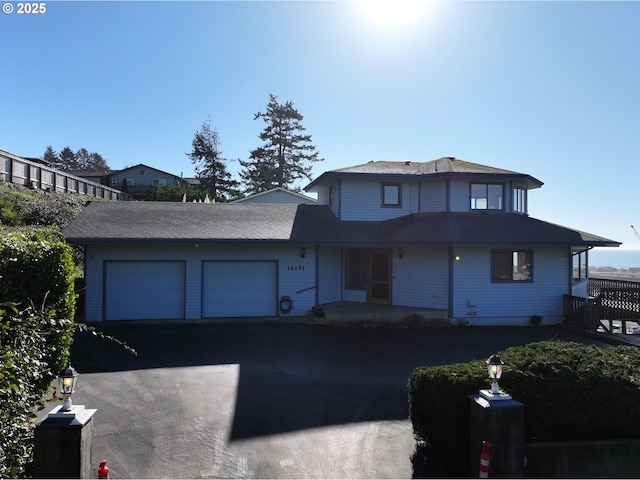 view of front facade with a garage