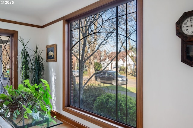 7115 N Chase Ave, Portland, OR 97217 - detailed view of baseboards and crown molding
