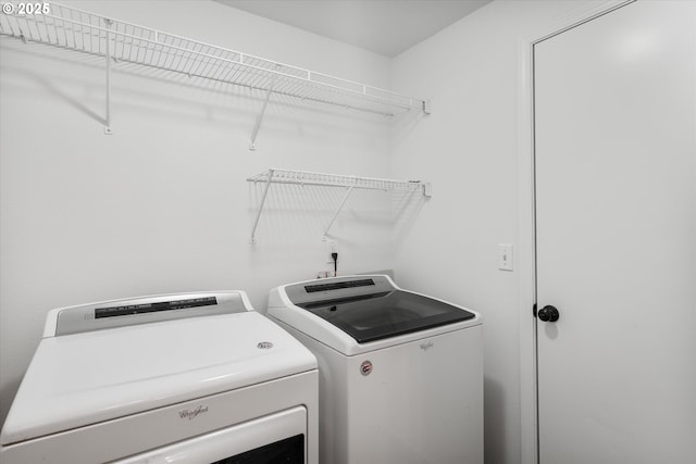 16508 NE 29th St, Vancouver, WA 98682 - laundry area with washer and clothes dryer