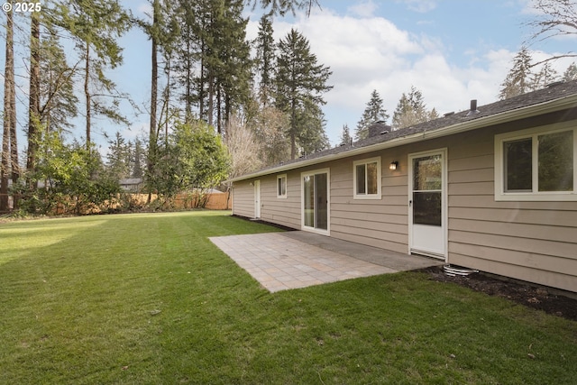 view of yard featuring a patio