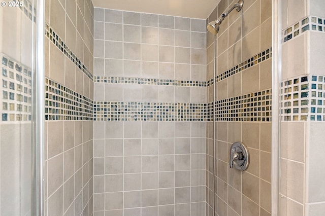 54 W 31st Ave, Eugene, OR 97405 - full bathroom featuring tiled shower