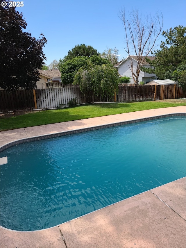 1060 SW 7th St, Hermiston, OR 97838 - view of swimming pool