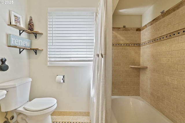 1710 SE 42nd Ave, Portland, OR 97215 - bathroom with toilet, shower / bathtub combination with curtain, and baseboards