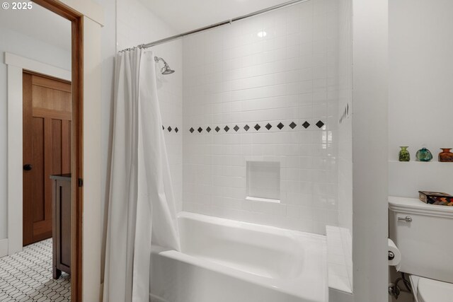 12624 SW 22nd Ave, Lake Oswego, OR 97034 - bathroom with shower / bath combination with curtain and toilet