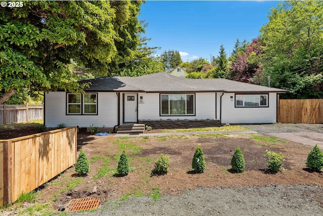 586 11th Ave, Coos Bay, OR 97420 - ranch-style house with roof with shingles