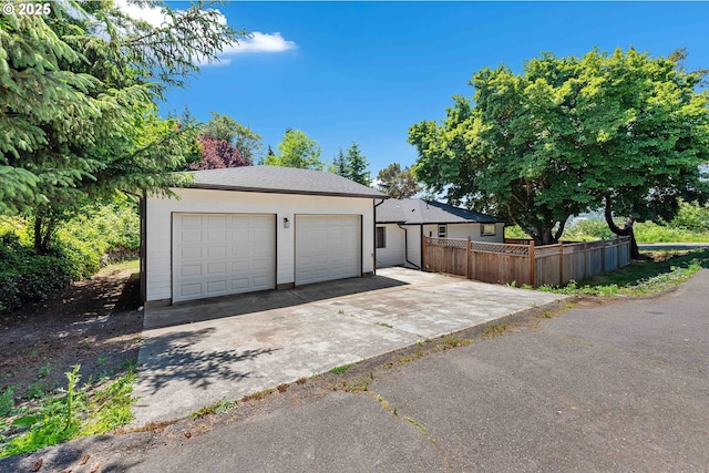 586 11th Ave, Coos Bay, OR 97420 - view of detached garage