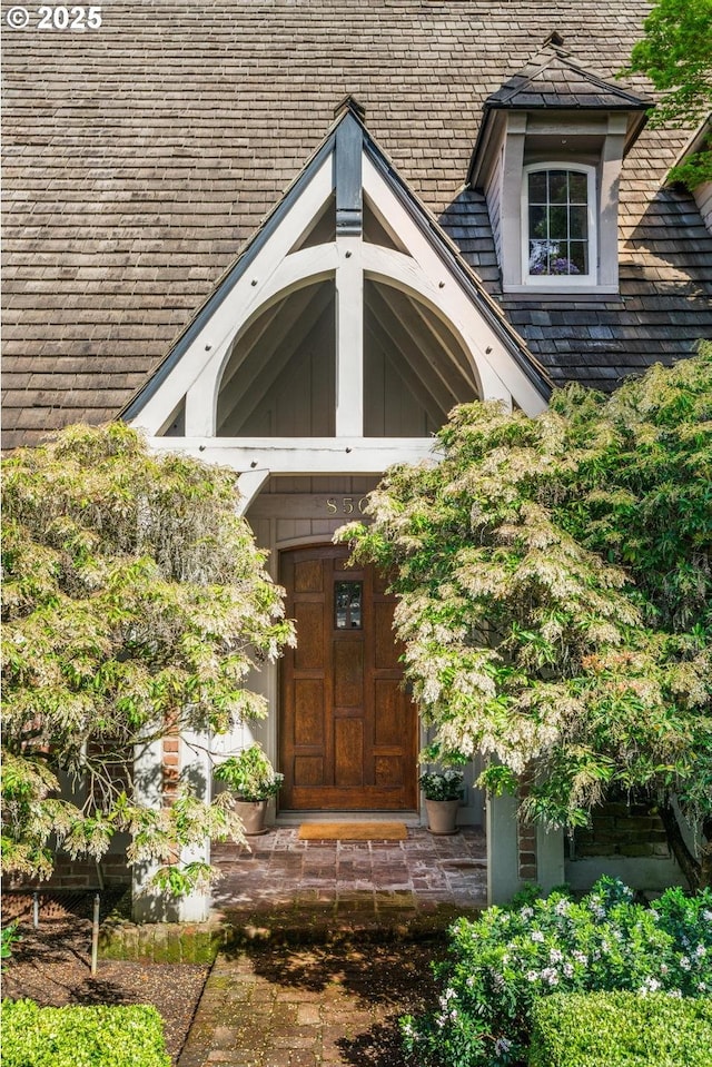 view of exterior entry