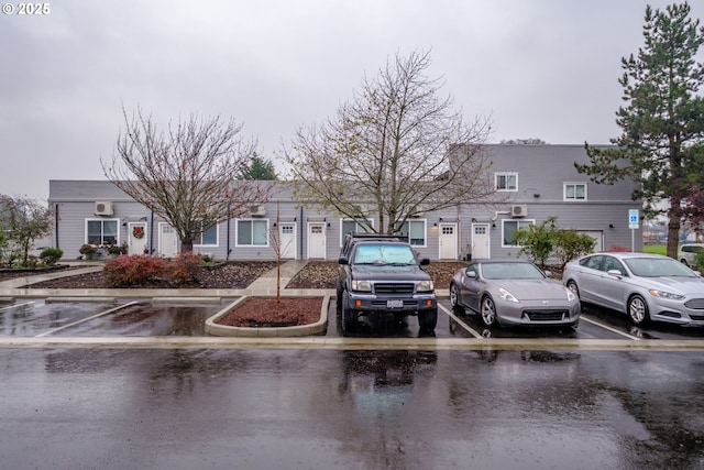 1127 6th Ave, Albany, OR 97321 - townhome / multi-family property featuring uncovered parking