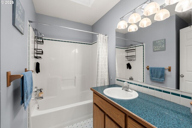 7820 SE 114th Ave, Portland, OR 97266 - full bathroom with shower / bathtub combination with curtain and vanity