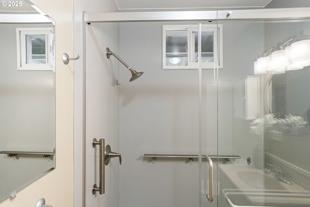 1052 Shamrock Dr SE, Salem, OR 97302 - full bath featuring an enclosed shower