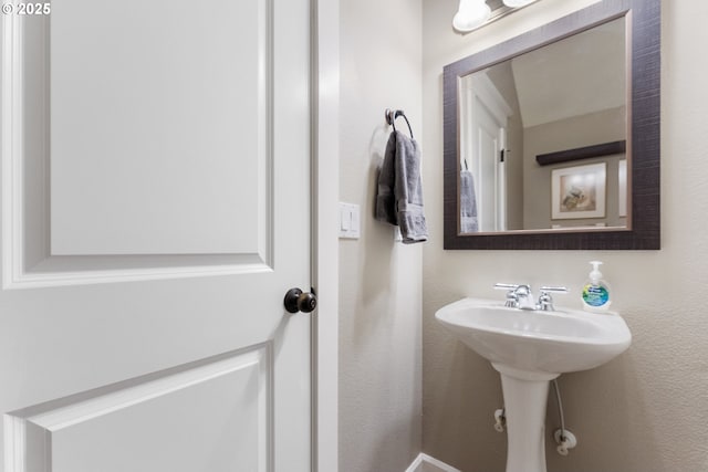 4952 SW Wentworth Ter, Beaverton, OR 97078 - view of bathroom