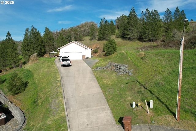 view of front of property with a front lawn