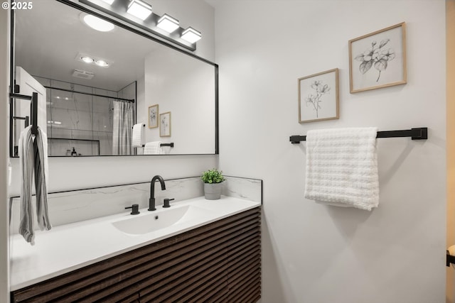 2390 Southshore Blvd, Lake Oswego, OR 97034 - full bath featuring vanity and a shower with curtain