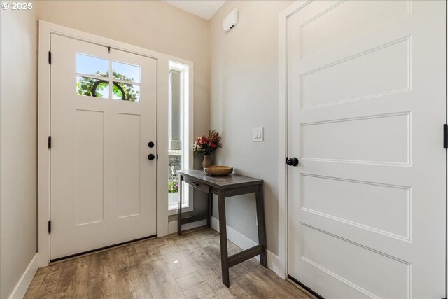 209 W Barbaras Way, Newberg, OR 97132 - foyer with light wood-style floors and baseboards