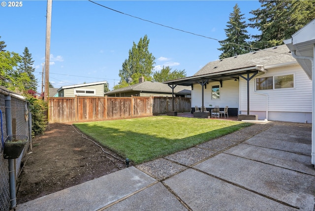 2615 N Gammans Pl, Portland, OR 97217 - fenced backyard featuring a patio area