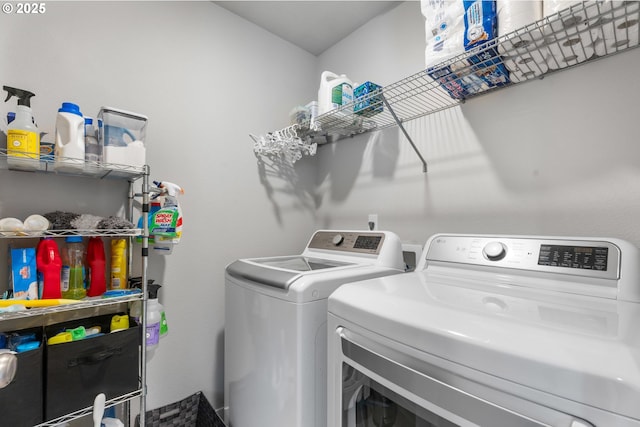 11465 SE Pleasant Valley Pkwy, Happy Valley, OR 97086 - laundry room with washer and dryer