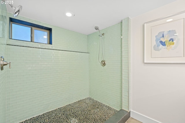 2942 NE 34th Ave, Portland, OR 97212 - full bathroom with a tile shower and recessed lighting