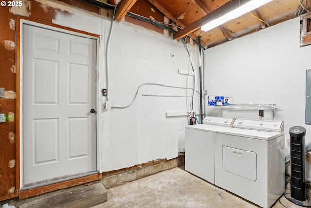 3259 SE 176th Pl, Portland, OR 97236 - laundry room with separate washer and dryer