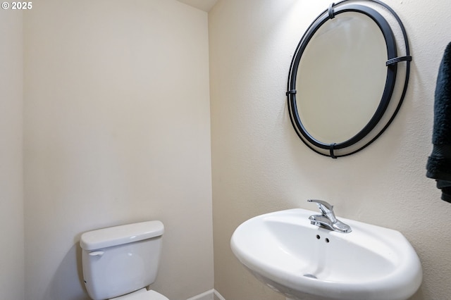 895 SW 170th Ave, Beaverton, OR 97006 - bathroom with a sink and toilet