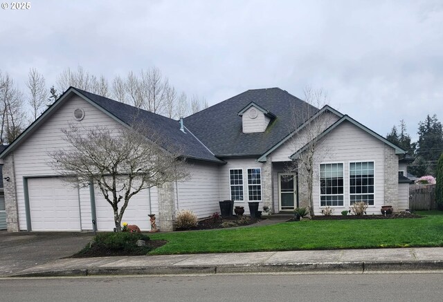 1270 Hidden Creek Dr, Keizer, OR 97303 - single story home featuring a shingled roof, a garage, driveway, and a front yard