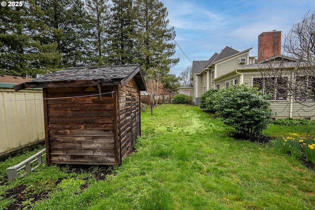 1034 Lawrence St, Eugene, OR 97401 - view of yard featuring a shed