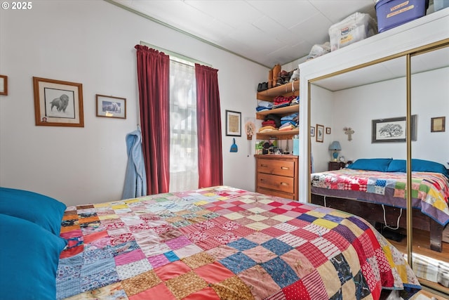 bedroom with a closet