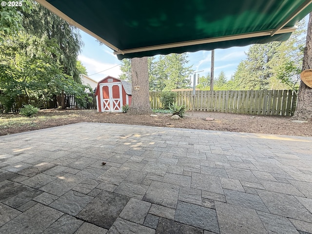14108 NE 94th St, Vancouver, WA 98682 - fenced backyard with a patio area and a shed