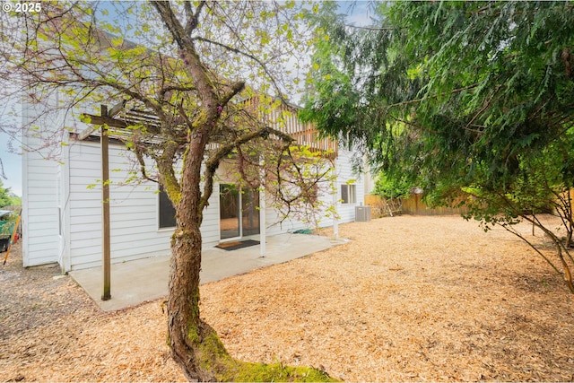 17474 SW Sarala St, Beaverton, OR 97007 - view of yard with a patio area and fence