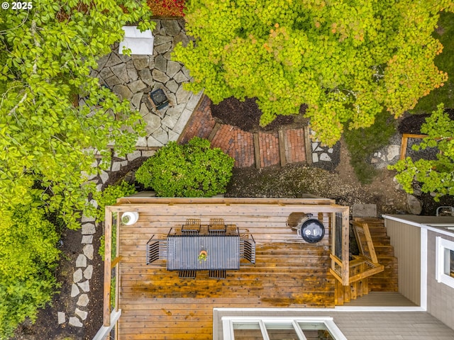 deck with stairs