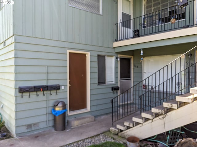 923 S Fir St, Salem, OR 97302 - doorway to property featuring a balcony