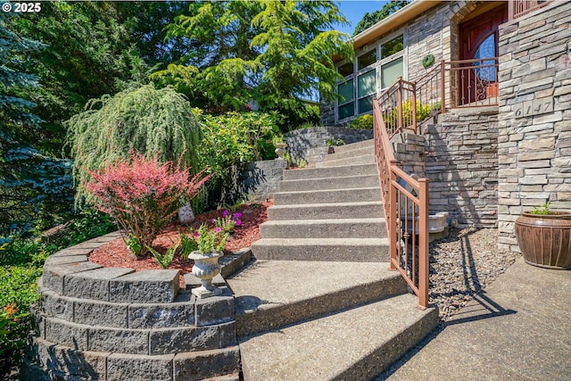 6147 Quail Hollow St, Salem, OR 97306 - view of stairway
