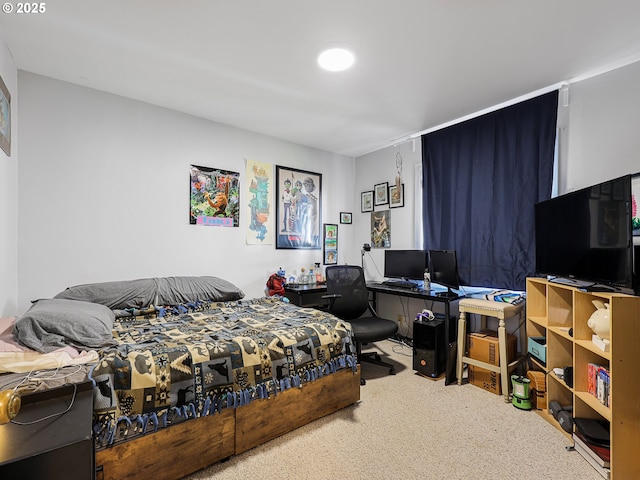 1560 S Downing St, Seaside, OR 97138 - carpeted bedroom featuring a desk