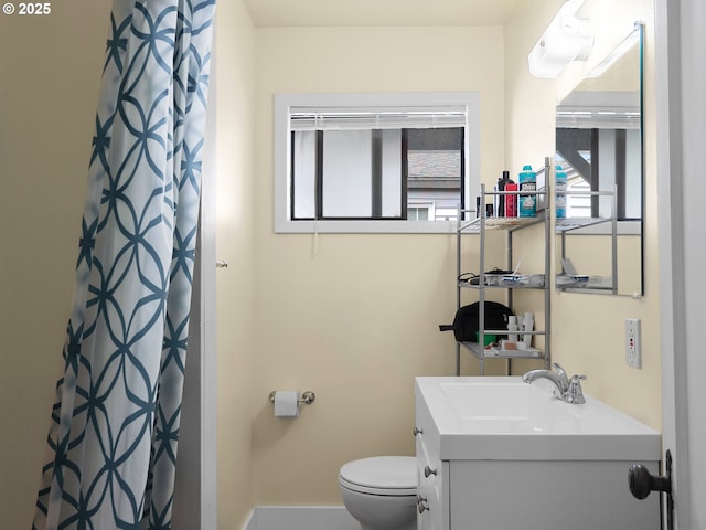 1560 S Downing St, Seaside, OR 97138 - full bath with toilet, vanity, and a shower with shower curtain