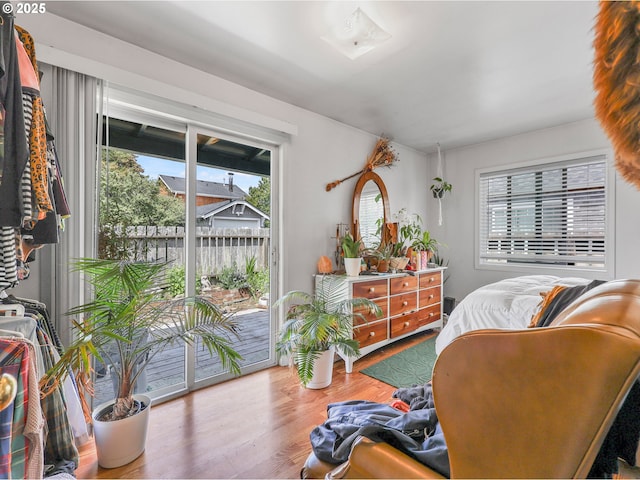 1560 S Downing St, Seaside, OR 97138 - sitting room with wood finished floors