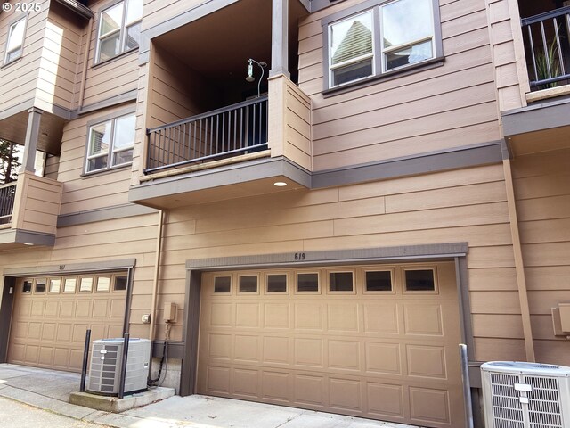 619 SW Foresta Ter, Portland, OR 97225 - garage featuring central air condition unit