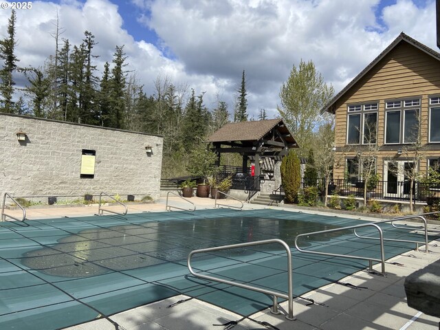 619 SW Foresta Ter, Portland, OR 97225 - view of pool featuring a patio