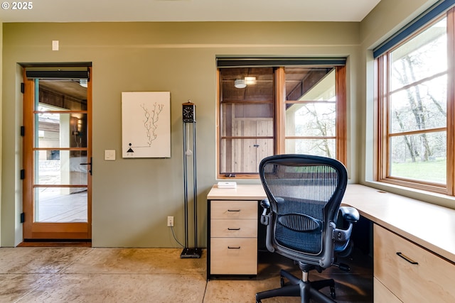 85789 Allbritain Ln, Eugene, OR 97405 - home office with plenty of natural light