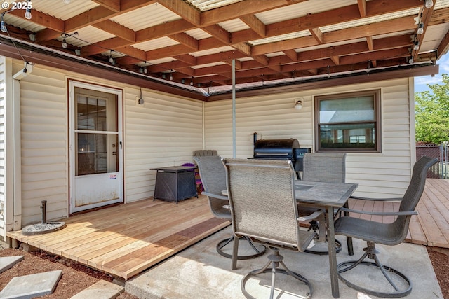 625 SE 7th Pl, Canby, OR 97013 - wooden terrace with outdoor dining space