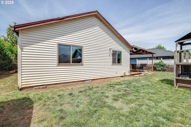 625 SE 7th Pl, Canby, OR 97013 - view of side of property with a patio and crawl space