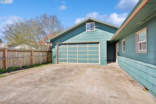 208 E 3rd St, Molalla, OR 97038 - garage with driveway