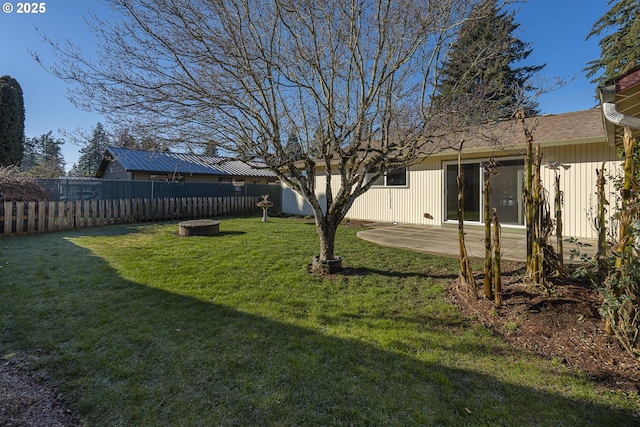 view of yard featuring a patio area