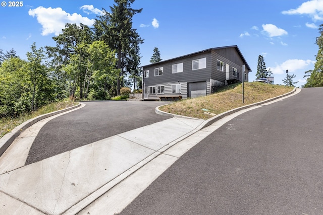 2689 Cupola Dr, Eugene, OR 97403 - view of front of property with driveway