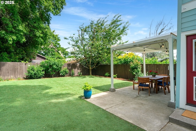 17 S Curry St, Portland, OR 97239 - view of yard with a patio and outdoor dining space