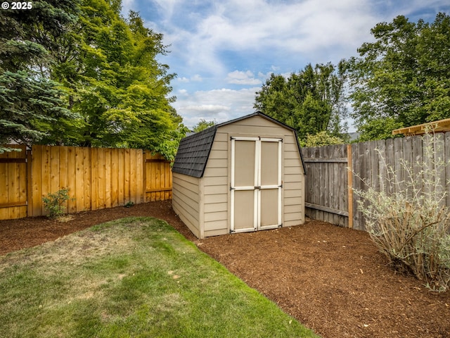 29643 SW Young Way, Wilsonville, OR 97070 - view of shed with a fenced backyard