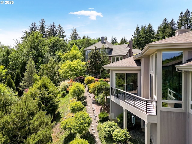50 SE Avondale Ct, Gresham, OR 97080 - view of yard featuring a balcony