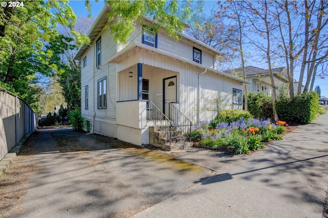 view of front of house